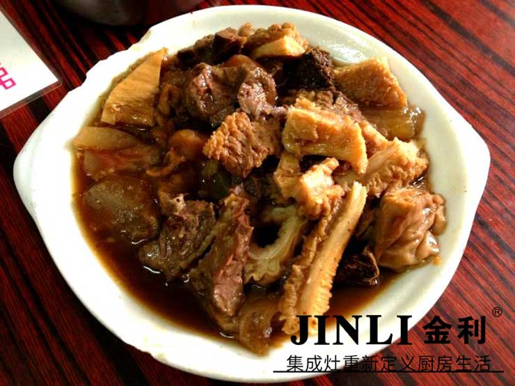 集成灶價格的高低區(qū)別,更多體現(xiàn)在其產(chǎn)品質(zhì)量和服務(wù)上