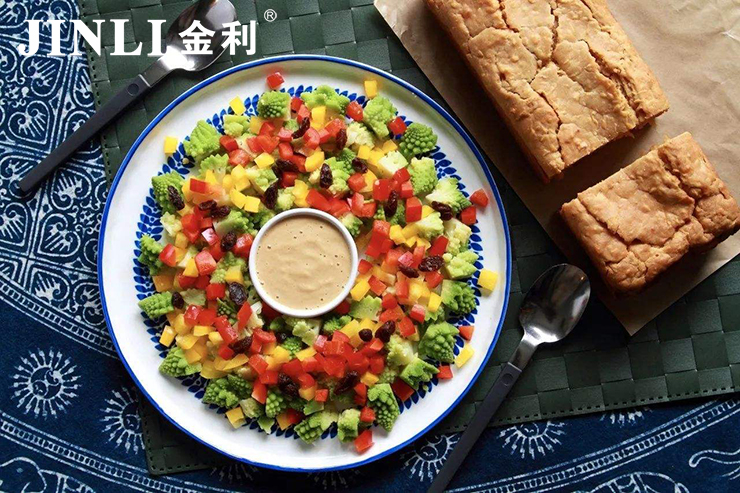裝修旺季，廚房裝修選擇傳統(tǒng)油煙機還是金利集成灶？