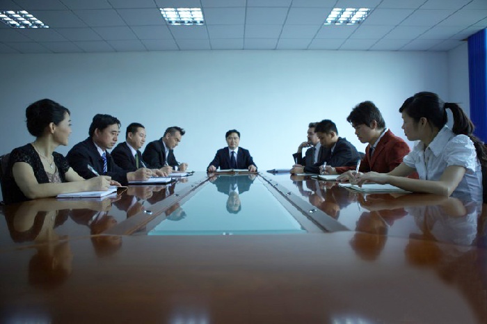 金利集成灶高層開會學(xué)習(xí)